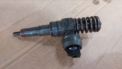 Форсунка, насос форсунка дизельная 2.0TDI VW 038130073BQ VAG Фольксваген Кадди