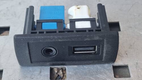 Гнездо, адаптер USB, AUX 2006+ A4478200087, G50286 906 Мерседес Спринтер, Фольксваген Крафтер