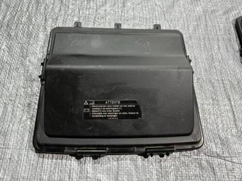 Крышка блока предохранителей 2003-2010 2.2 CDI OM 646 A6395450003 639 Мерседес Вито