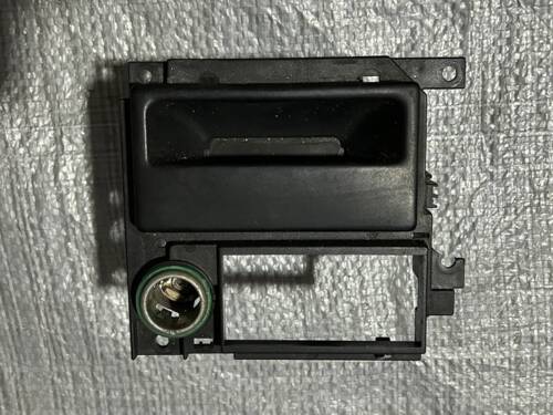 Пепельница передняя VW 7D0857305B VAG Volkswagen Т4