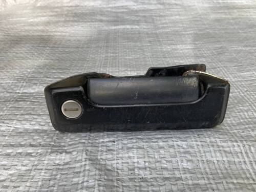 Ручка наружная правой боковой сдвижной дверки VW T4 7D0843704 VAG Volkswagen T4