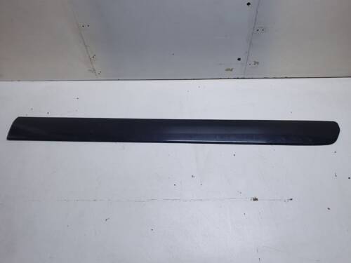 Молдинг передней правой дверки VW T5 7H5853072B VAG Фольксваген Т5