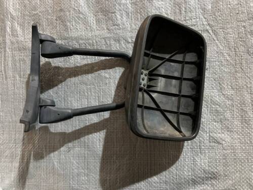 Корпус зеркала правого механического на дуге VW T4 701857536 VAG Volkswagen Т4