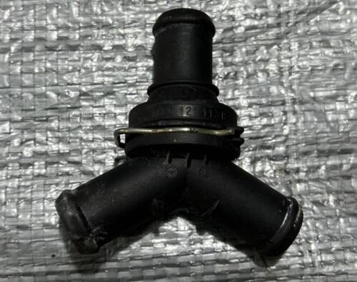 Термостат, тройник вебасто 2.0 VW T5 7E0121113B VAG Volkswagen Т5