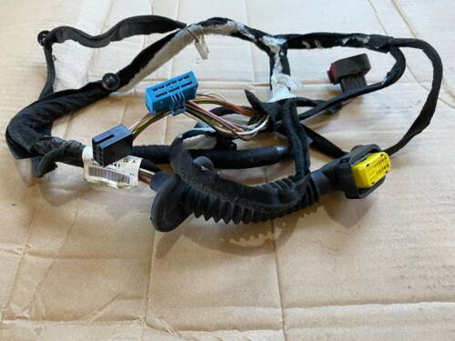 Проводка передней левой двери рестайл (кнопка с синей фишкой) 2006-2014 8200715011 Рено Трафик, Опель Виваро, Ниссан Примастар
