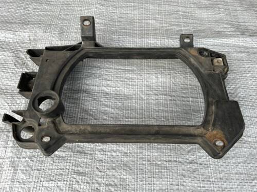 Кронштейн фары левый 1990-1996 13635100 VAG Volkswagen T4