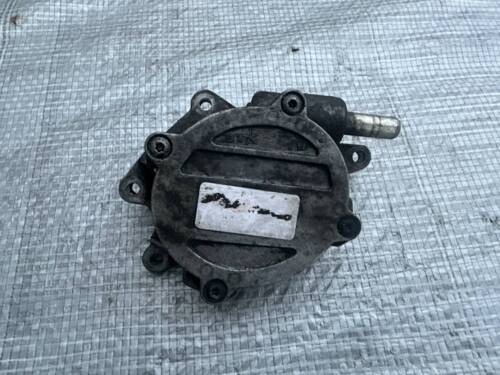 Насос вакуумный 3.0CDI 2003-2010 A6422300065 639 Мерседес Вито