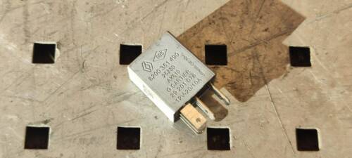Реле 5 контактов 8200351490 Рено