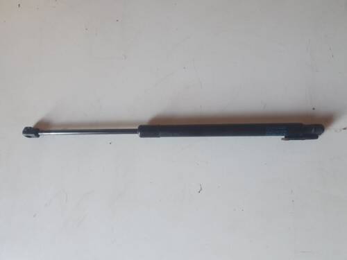 Амортизатор крышки багажника, ляди 2002-2007 GN7L62620A, 017881 Мазда 6