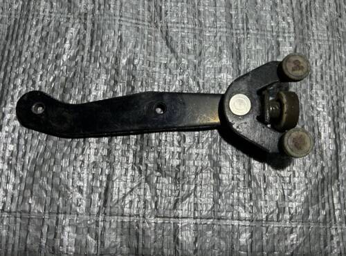Ролик правый нижней сдвижной боковой дверки VW T5 7H0843398 VAG Volkswagen Т5