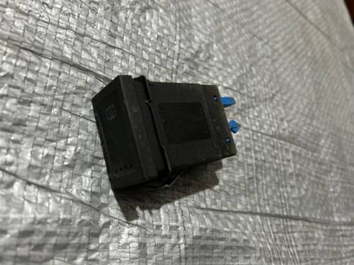 Кнопка включения подогрева стекла горизонтальная 4 пена VW T4 7D0959621 VAG Volkswagen T4