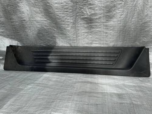 Накладка порога, подножка внутренняя правой боковой сдвижной дверки VW T5 7H0863725 VAG Volkswagen T5